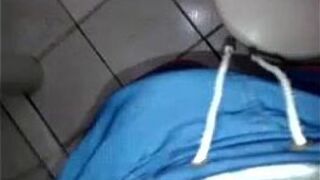 I jacking off and enjoying myself in the bathroom - porn video